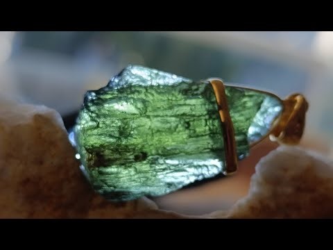 A True Moldavite Experience / The Truth About Moldavite - International Healer Tells Story