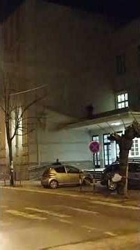 Fasada sa zgrade Gimnazije i dalje otpada part 5