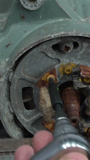 How to Remove a Rounded-Out Phillips Head Screw with a GripEdge G-FORS Broken Bolt Extractor!