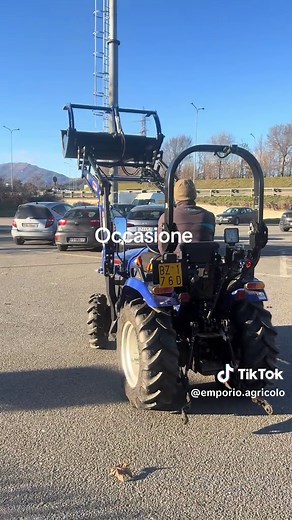 Vera occasione. Usato Trattore Farmtrac 26 con caricatore frontale Bonatti #faidate #italia #giardinaggio #montagna #agricoltura