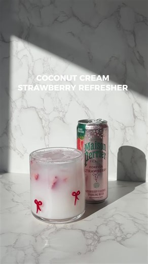 Coconut Cream Strawberry Refresher 🍓✨ Recipe: • Muddle Strawberries • Drizzle Honey • Splash of 2oz coconut milk • Top with Maison Perrier Forever Strawberry & Enjoy!! ✨