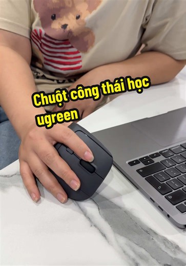 Chuột công thái học Ugreen: Tiết kiệm và tiện lợi