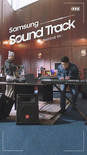 삼성 사운드 트랙 [Track 1] - 그루비룸 그 어려운 ★엔딩요정★ 까지 해낸 힙합 프로듀서 #그루비룸 과 함께 한 삼성 사운드 트랙 [Track 1] 풀버전, 삼성전자 코리아 인스타그램에서 다시 한번 감상하고 🎧 삼성 세탁기 종료음, 삼성 갤럭시 모닝콜(Homecoming)을 활용해 여러분만의 삼성 사운드 트랙을 만들어서 공유하고 푸짐한 경품까지🎁 ※삼성코리아 인스타그램에서 자세한 내용 확인하세요! (~10/24까지) ※이벤트 더 알아보기: https://bit.ly/SamsungSoundTrack1 #삼성사운드트랙 #갤럭시Z플립5 #갤럭시Z폴드5 #갤럭시
