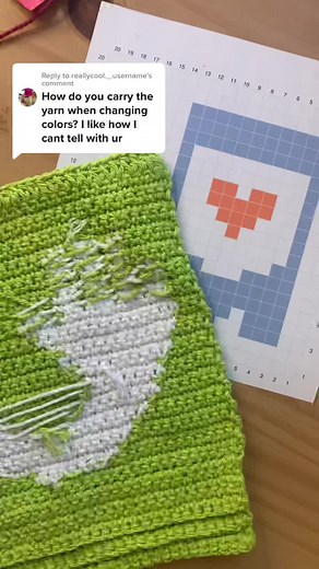 Intarsia Crochet: How to Change Colors Tutorial