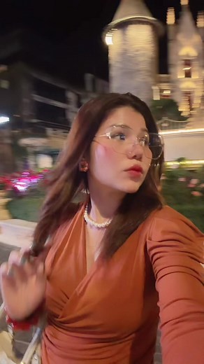 Meas Soksophea ភ្លេងការ របាំជូនពរ — Meas Soksophea performance