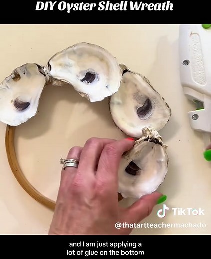 DIY Oyster Shell Wreath: A Coastal Aesthetic