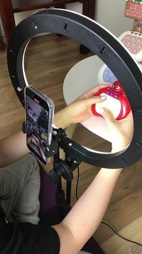 TinyTot Toys Junction (@tinytottoysjunction)’s videos with Stuck In The Middle - Tai Verdes