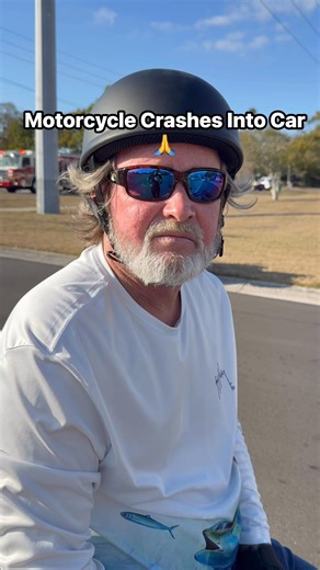 Witnesses tell us a motorcycle crashed into car at a high rate of speed. It’s a vivid reminder to always wear as much safety gear as possible and make the best possible decisions on your motorcycle. Thoughts and prayers go out to everyone involved in the accident. Stay safe 🙏 | CycleDrag