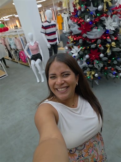 Me dejo con la boca abierta de lo bella que esta la tienda @Mira Moda Hn🇨🇳 venta detalle y mayoreo, ubicados en SPS en la 3ra avenida a la par de La Curacao.