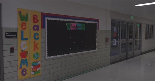 Henderson Elementary welcomes in students for the first day of the 2025-2026 school year