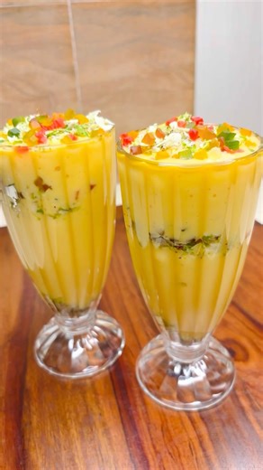 Mango Smoothie Recipe | Thick Mango Shake Without Ice Cream. #foodshorts #smoothieweek