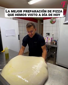 11K views · 15 reactions | El fascinante proceso de elaboración de una pizza en la cocina profesional | Házlo tú mismo | Facebook