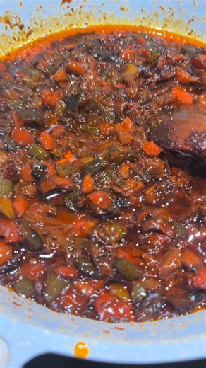 Carlakitchen | 🇹🇳 Mekbouba Tunisienne – Recette Détaillée Ingrédients : • 4 poivrons rouges • 1 poivron vert • 1 poivron jaune • 1 piment (fort ou... | Instagram