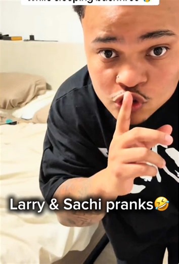 Larry & Sachi pranks 😱😂 #funny #funnyvideos #coupleprank #fyp #viralvideo