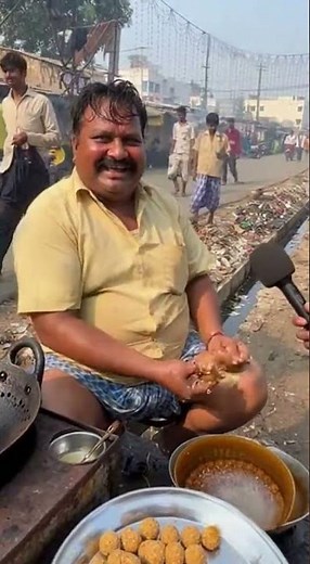 Ladoo on His Knee 😳 Indian Street Food