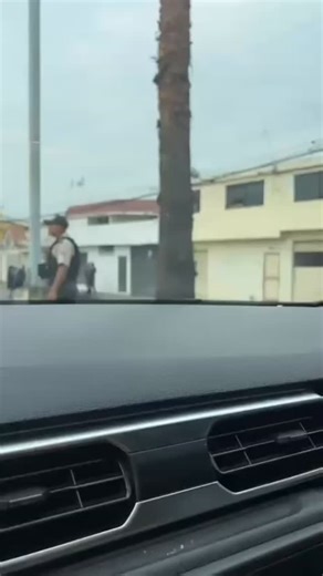 Altavoz Digital on Instagram: "Un sicariato más en Guayaquil. En esta ocasión ocurrió en la ciudadela la alborada. Alborada 12 va etapa principal de la Francisco de Orellana. #guayaquil #alborada"