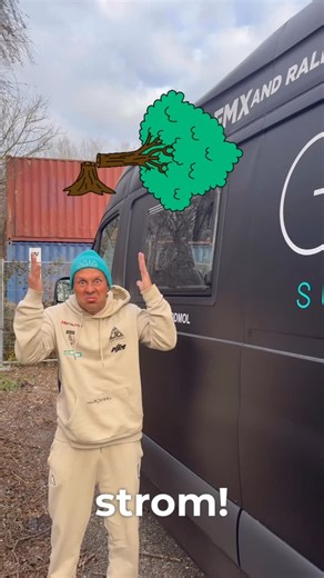 Libor Podmol on Instagram: "Život🤠🤷🏻‍♂️. Před odletem na Srí Lanku🇱🇰na náš @pbsomaguesthousesrilanka 🏝️, jsem zaparkoval auto na placeném parkovišti u Vídeňského letiště…🤷🏻‍♂️ No a když jsem si ho teď vyzvedával bylo v krapet jiném stavu🤦‍♂️😅🪾. Zatím nevím kdo a ani jak se to přesně opraví, tak kdyby se toho někdo chtěl zhostit klidně, lets go👊🤠. První víkend v lednu mi začíná sezóna a jezdím pak různě po Evropě, každý víkend až do půlky března🙏😅. Tak bych to potřeboval dát do kup