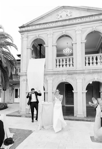 Memorable Wedding Entrance Inspired by Britney Spears