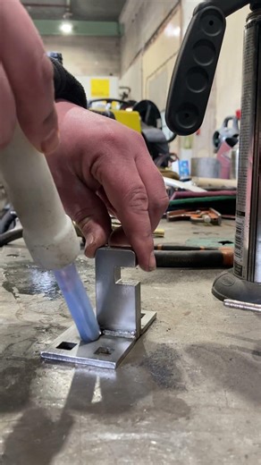 Cleaning stainless steel with passivation