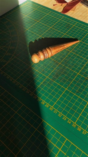 Aperçu rapide dans la fabrication d'un projet en cuir #leather #handmade #tools #satisfying #process
