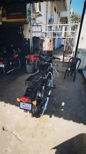 Charudatta Pawar on Instagram: "Stainless RD handlebar Install on Battalion Black ♥️ . . . #royalenfield #machsimo #bullet #standard #350 #retomotorcycles #retro #old #bullet350 #bullet350 #bulletstandard350 #standard350 #chrome #bulletes #bullet350es #classic350 #g2 #g2army #modified #vinatge #reels #yamaha #rx #rx100 #intercptor650 #classic350 #classic500 #standard500 #bullet500"