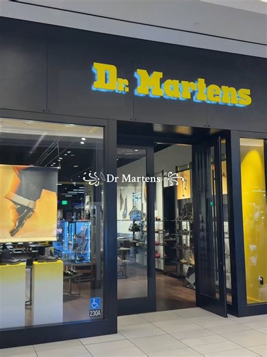 Not just boots. It’s an attitude Dr. Martens, worn your way.#drmartens #trend #fashion #share