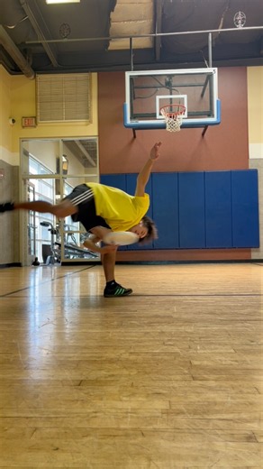 Learn a new move with me: Alien Birth Ritual 👽 🥏 #freestyle #frisbee