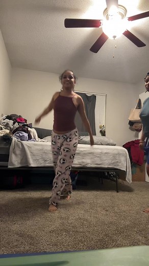 Lis&Kay (@liskay18)’s video of Stomp the Yard