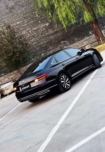 If you had another chance, would you still choose the Passat B8, the benchmark model in the mid-size