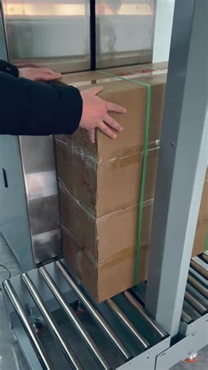 Strapping machine automatic for boxes #machine #cleanerfillingmachine #industrialmachine #automobile