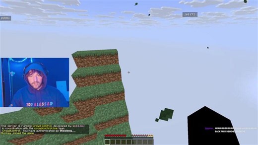 SPEEDRUNNING HARDCORE MINECRAFT BUT CHAT CONTROLS THE GAME !discord yo