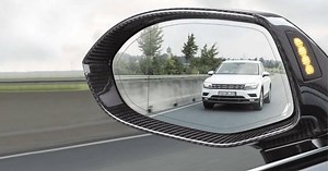 Pasos básicos para cambiar de carril sin afectar a otros conductores