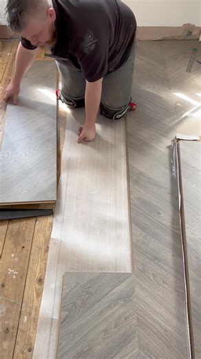 193K views · 491 reactions | Chevron flooring tip ✅#howto #pov #tips #flooring #teirnanmccorkell #hack #wood #manchester #flooringinstaller #stockport | Solutions Made Easy | Facebook