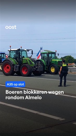 Tientallen toeterende trekkers op de snelweg bij Almelo 🚜 #rtvoost