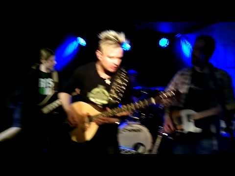 Charlie Mops - Run Runaway (Slade cover)