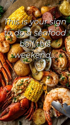 👩‍🍳 Seafood Boil Feast 🦞🔥 Juicy shrimp, crab legs, corn, potatoes, and sausage drenched in buttery Old Bay goodness. Weekend food doesn’t get better than this. Full recipe is on the page! | The Old Recipe Box