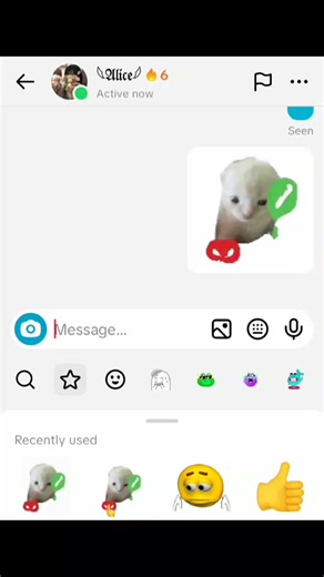 I had to switch light mode for this 🙄🤞@𓆩𝔄𝔩𝔦𝔠𝔢𓆪 #trend #cats