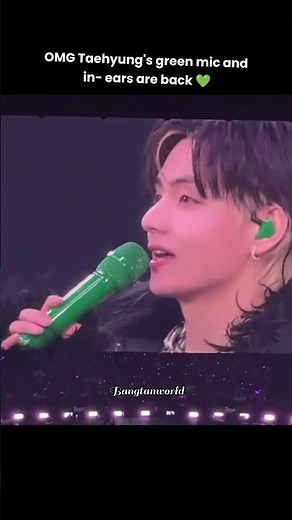 Taehyung's iconic green mic and in-ears are back 🔥...
