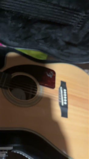 Come help me be able to go live music song writer :)