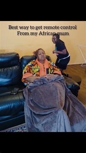 Best way to collect remote control from my African mum #skit #comedyshorts #funny #laugher