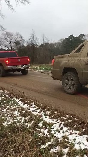 Dodge Ram 1500 Vs Chevy Avalanche “Tug of War”