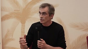 Interview exclusive de Raphaël Enthoven : « Je n’ai pas dit beaucoup de conneries mais j’en ai dit suffisamment pour être irradié » (vidéo)