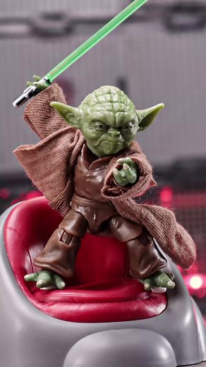 Yoda and Clone Commander Gree Action Figure Review