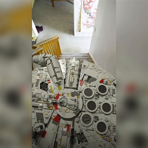 Just Joshing’s videos break brains 😐🧠 → yt.be/tRr1e | YouTube