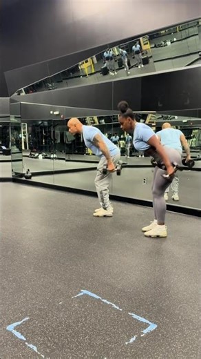 Online coaching open, because lifting a 20lb plate of food... #Shorts #omnia_fitclub