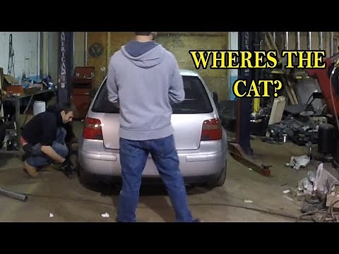 Demontage des Katalysators bei Volkswagen Golf