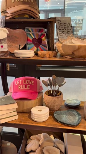 Here’s a little peak into the Valentine’s Shop at Sugarboo! Share the love with gifts from Sugarboo and Co. #sugarbooandco #sugarbooathome #sugarboodesigns #sugarboogifts #valentinesday | Sugarboo & Co.
