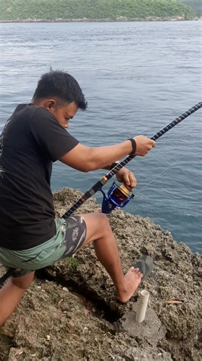 Rock Fishing: Menunggu Ikan Pari dan Giant Trevally