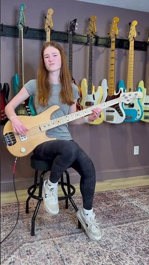 Testing out the new Joe Dart 1 bass!