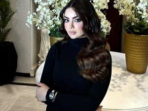 Zainab Hassony Curvy plus Size Model. Biography Curvy Model. Body Positivity ! Influence.